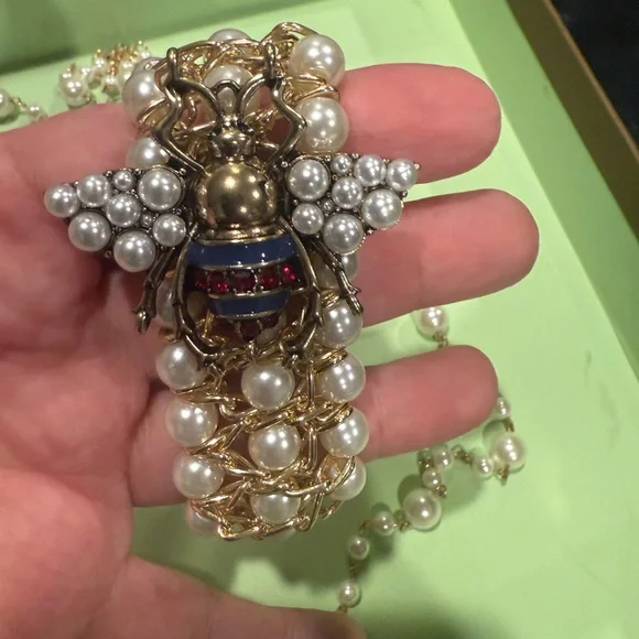 New Gold tone and Pearl Bee Bracelet - Picture 6 of 6